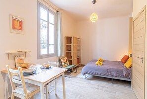 coin couchage avec penderie