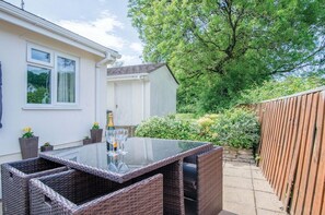 Clover Cottage - 2 Bedroom Cottage - Begelly (21077)