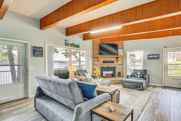 Osage Beach Vacation Rental | 3BR | 2BA | 1,600 Sq Ft | Stairs Required