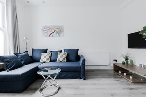 Living Room / Lounge