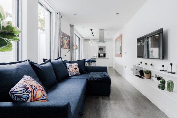 Living Room / Lounge