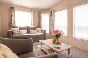 Living Room / Lounge