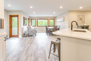 Sitting Area | Main Level