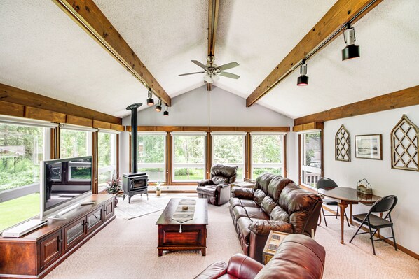 Duluth Vacation Rental | 4BR | 3BA | 2,500 Sq Ft | Stairs Required