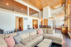 Living Room | Free WiFi | Central Heating & A/C | Main Floor
