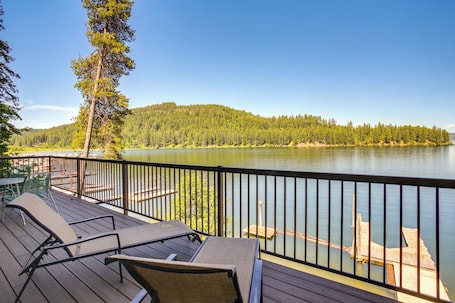 Worley Vacation Rental | 3BR | 3BA | 1,950 Sq Ft | Stairs Required