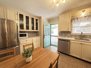 Full Kitchen