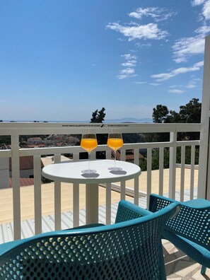 Sea view (partial) balcony