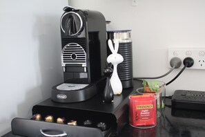 Kaffee und/oder Kaffeemaschine
