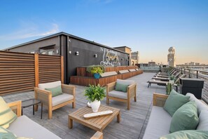 Gather with your group or find a quiet moment to relax—our rooftop lounge is a guest favorite for its stylish layout and breathtaking city views.