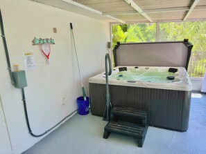 Bain à remous intérieur