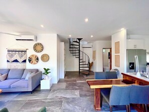 Villa Ola  · Lush Jungle Villa near the Beach (2201)