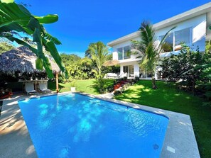 3 Villas in Lush Jungle near Beach -7 Bd, 7.5 Ba (1933)