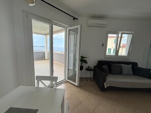 Dining room 2