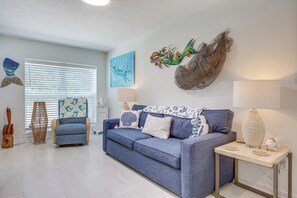 Living Room | Queen Sleeper Sofa | 1st Floor | Smart TV