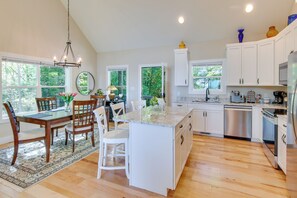 Kitchen | Cooking Basics | Keurig & Drip Coffee Maker