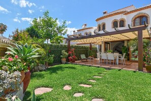 Outdoor dining area