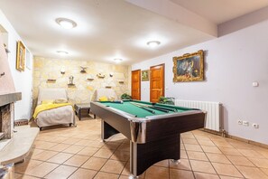 Billiard pool