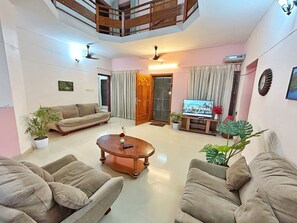 Spacious Luxurious Living area