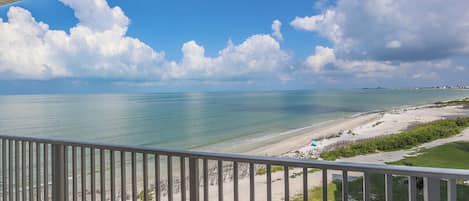 Gorgeous Views of the Gulf from your 7th Floor Balcony!