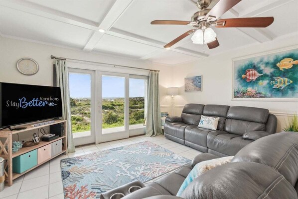 Welcome to your Oceanfront First Floor Living Space