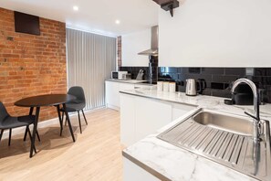 The Maltings, Burton upon Trent - Host & Stay