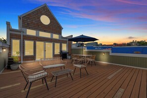 Ready for BBQs, sunsets, and starry nights. This deck is perfect for soaking up the sun and enjoying city views.
