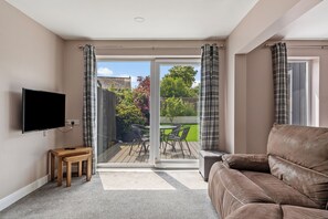 Lovely Bungalow, Near Beach and Village
