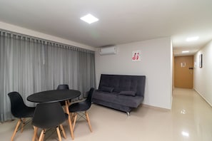 Interni