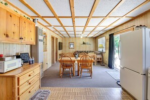 Cabin Interior | Open Layout