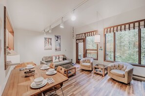 Home Decor, Indoors, Furniture, Table, Living Room