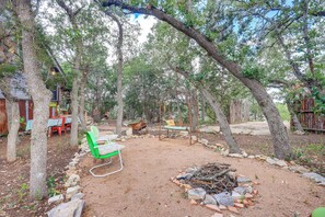 Fire Pit | Outdoor Dining Area