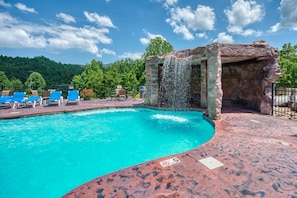 Seasonal communal pool provided by the resort