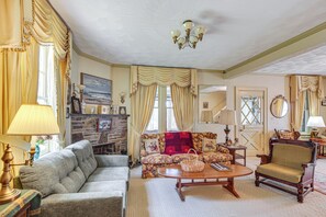 Sitting Room | 1st Floor | Piano