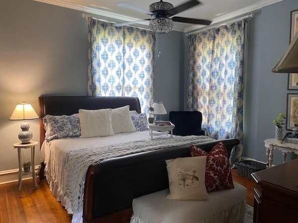 Stinson Suite-King Bed (1)