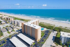 Aerial view a breathtaking look at the surrounding beachfront.