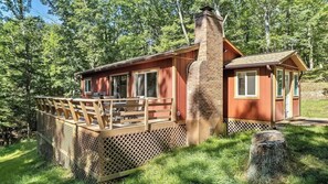 Large deck, perfect for your group