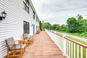 Shared Deck | Peekaboo Lake Views