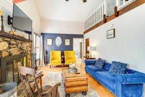 Living Room | Wood-Burning Fireplace | Smart TV