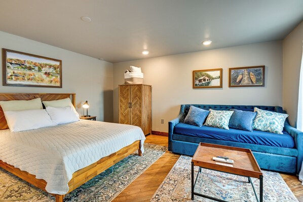Meredith Vacation Rental | Studio | 1BA | 400 Sq Ft | Stairs Required to Enter