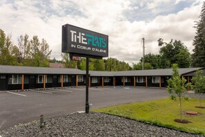 The Flats in downtown Coeur d'Alene – newly renovated apartments offering both short and long-term stays. Enjoy convenient parking and direct access to your room, making your stay as easy and comfortable as possible.