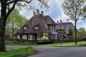 Extérieur maison de vacances [été]