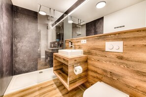 Brandnerhus Nr. 13 - 3 room FeWo for 4 persons – bathroom 1