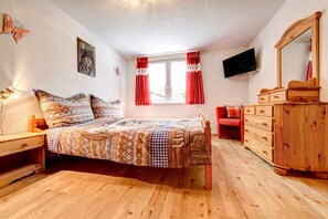 Apartment Alpenrose – Haus Edelweiss master bedroom