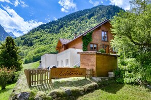 Apartement Alpenrose – Haus Edelweiß by A-Appartments