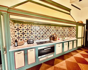Perfect Kitchen with artisanal tiles - and cook