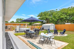 Outdoor dining