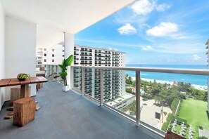 Private Balcony with Direct Ocean View!