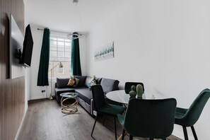 Living Room / Lounge