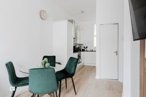Living Room / Lounge